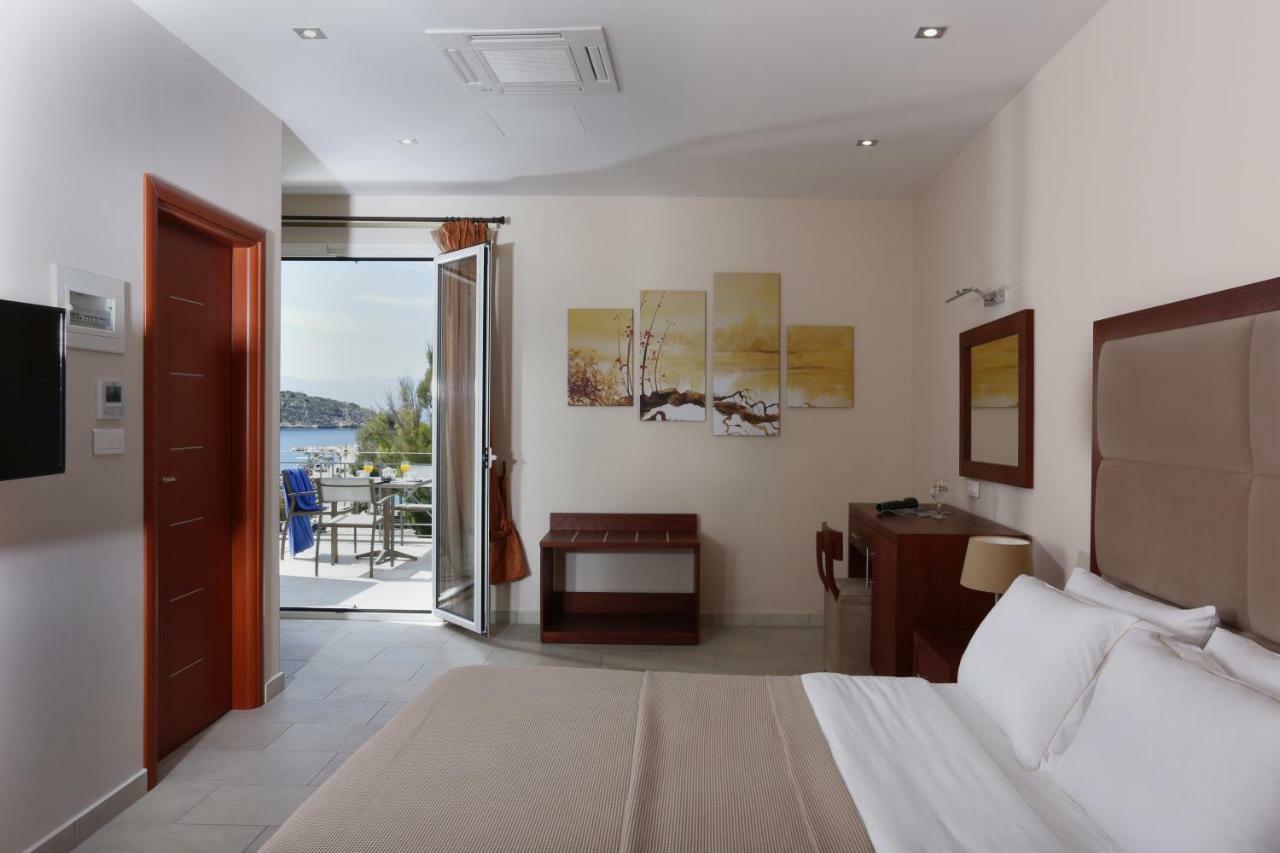 Hotel Aktaion Толон Екстериор снимка