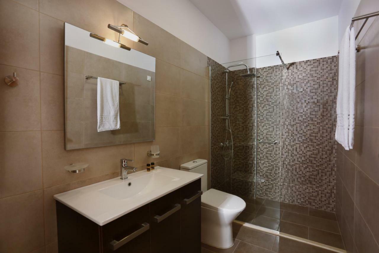 Hotel Aktaion Толон Екстериор снимка