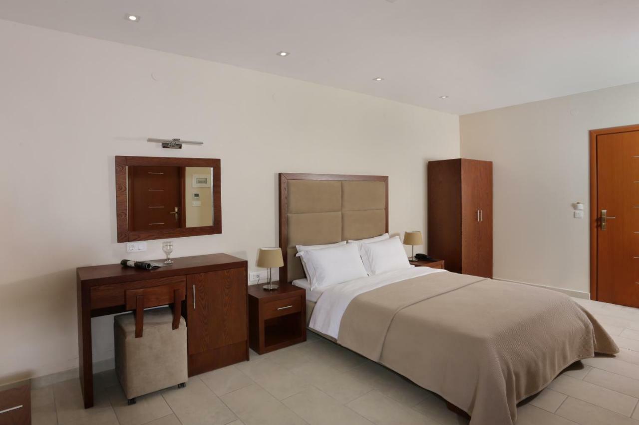Hotel Aktaion Толон Екстериор снимка